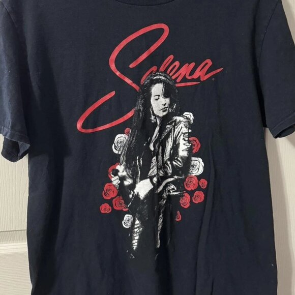 Tops - Selena Quintanilla Merchandise T-shirt Selena Selena roses